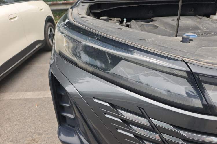 Used CHANGAN CS75 PLUS 2023 3rd Generation 1.5T Automatic Prestige Model Right Front Headlight
