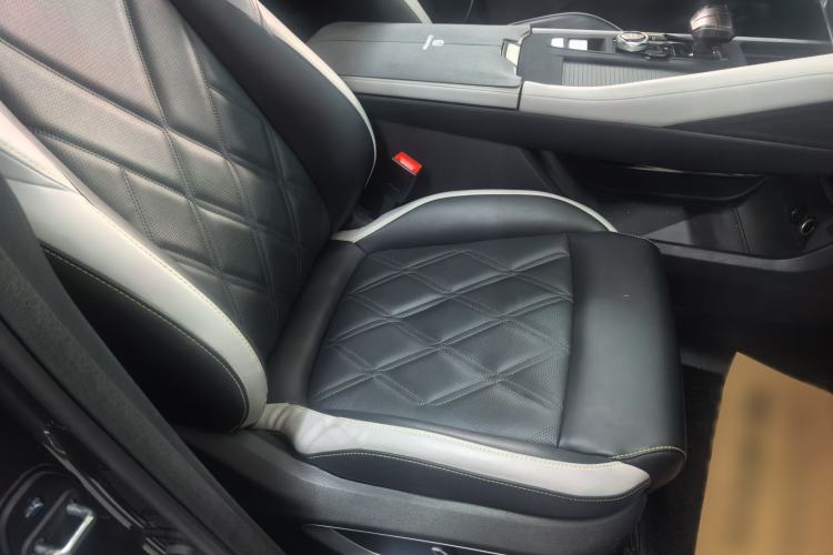Used CHANGAN CS75 PLUS 2023 3rd Generation 1.5T Automatic Prestige Model Right Front Seat