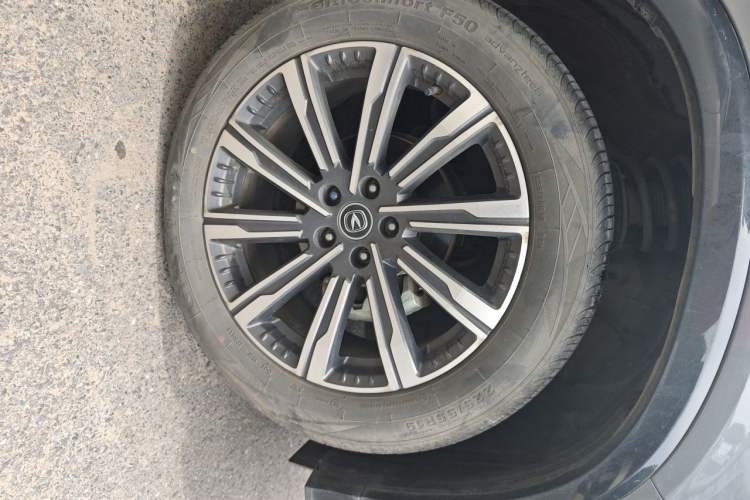 Used CHANGAN CS75 PLUS 2023 3rd Generation 1.5T Automatic Prestige Model Right Front Wheel Hub