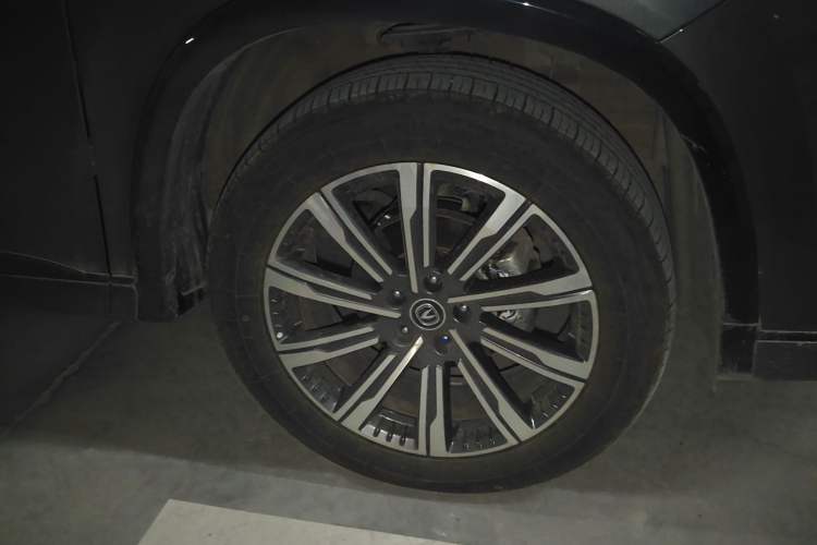 Used CHANGAN CS75 PLUS 2023 3rd Generation 1.5T Automatic Prestige Model Right Front Wheel Hub