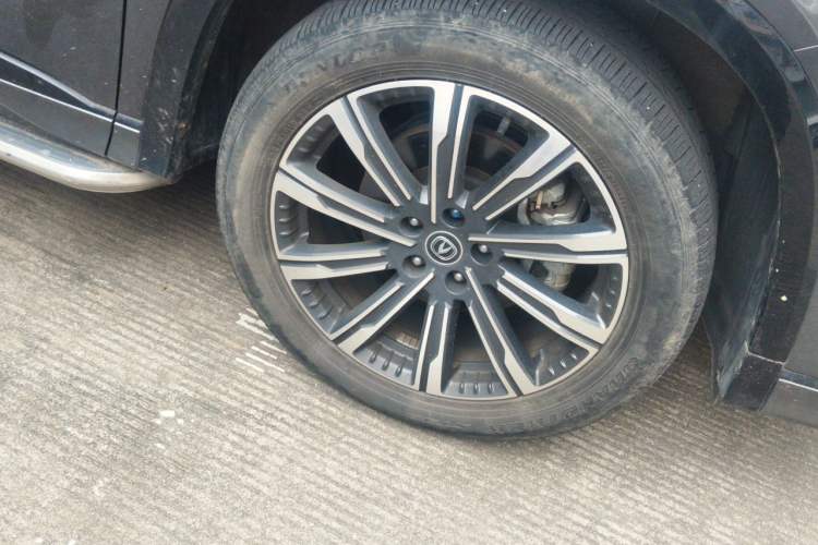 Used CHANGAN CS75 PLUS 2023 3rd Generation 2.0T Automatic Prestige Version Right Front Wheel Hub