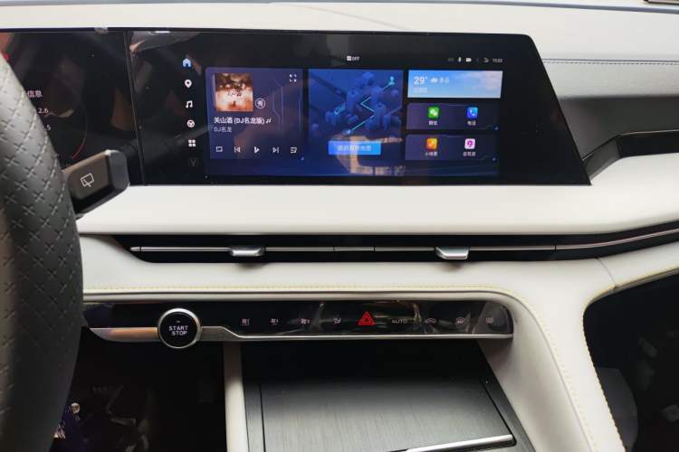 Used CHANGAN CS75 PLUS 2023 3rd Generation 1.5T Automatic Prestige Model Audio And AC Panel