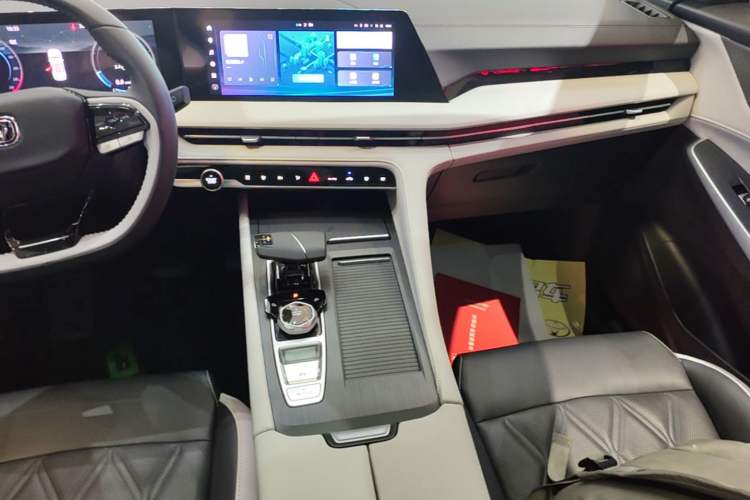 Used CHANGAN CS75 PLUS 2023 3rd Generation 1.5T Automatic Prestige Model Audio And AC Panel