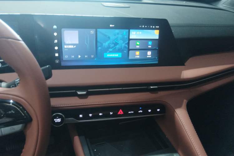 Used CHANGAN CS75 PLUS 2023 3rd Generation 1.5T Automatic Prestige Model Audio And AC Panel
