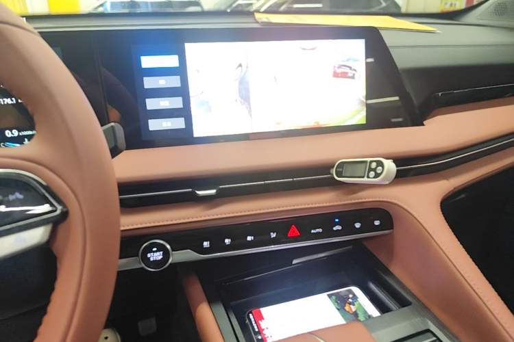 Used CHANGAN CS75 PLUS 2023 3rd Generation 1.5T Automatic Prestige Model Audio And AC Panel