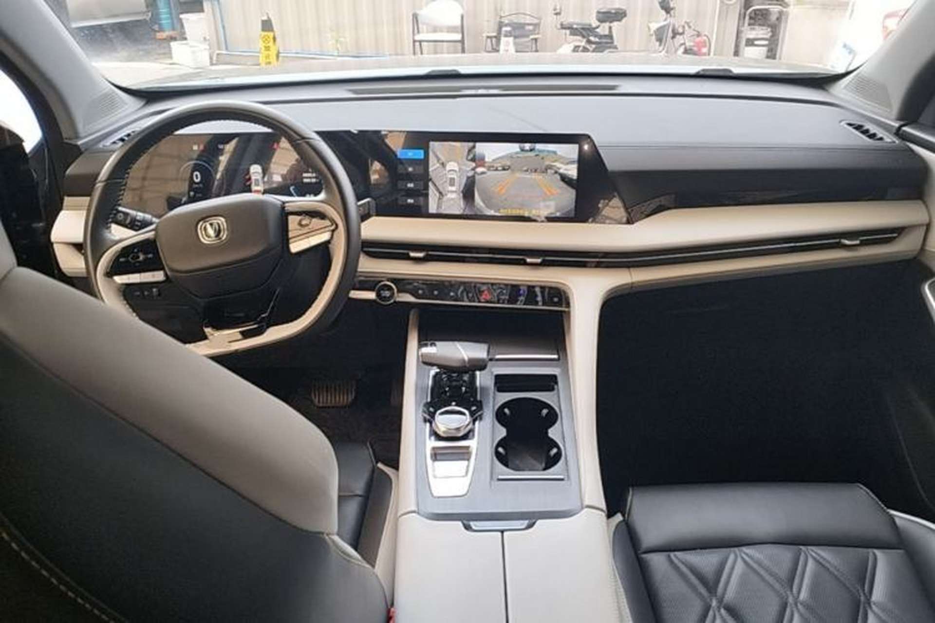 Used CHANGAN CS75 PLUS 2023 3rd Generation 1.5T Automatic Prestige Model Center Console