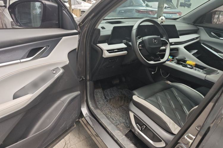 Used CHANGAN CS75 PLUS 2023 3rd Generation 1.5T Automatic Pilot Model Driver Seat