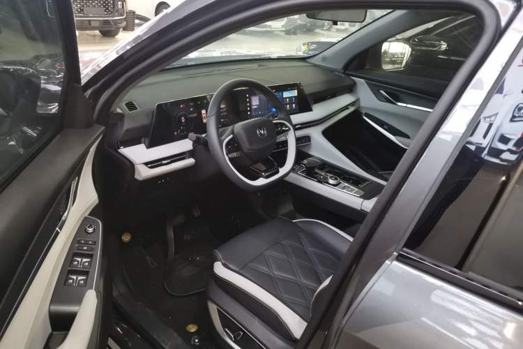 Used CHANGAN CS75 PLUS 2023 3rd Generation 1.5T Automatic Prestige Model Driver Seat
