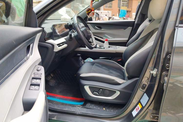 Used CHANGAN CS75 PLUS 2023 3rd Generation 1.5T Automatic Pilot Model Driver Seat