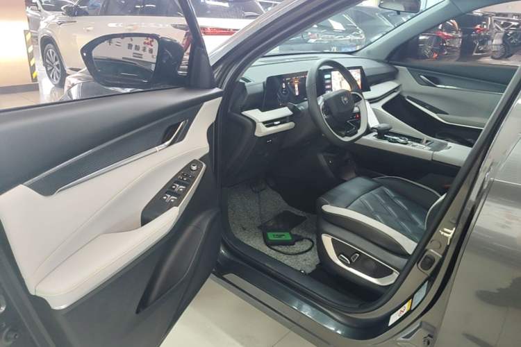 Used CHANGAN CS75 PLUS 2023 3rd Generation 1.5T Automatic Prestige Model Driver Seat