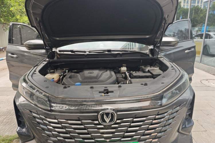 Used CHANGAN CS75 PLUS 2023 3rd Generation 1.5T Automatic Pilot Model Engine Bay