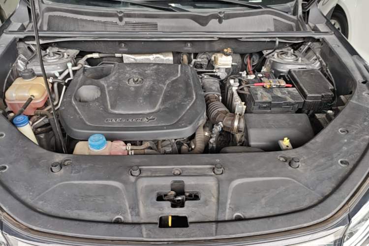 Used CHANGAN CS75 PLUS 2023 3rd Generation 1.5T Automatic Prestige Model Engine Bay