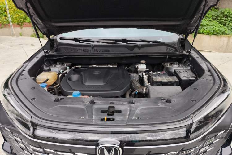 Used CHANGAN CS75 PLUS 2023 3rd Generation 1.5T Automatic Pilot Model Engine Bay