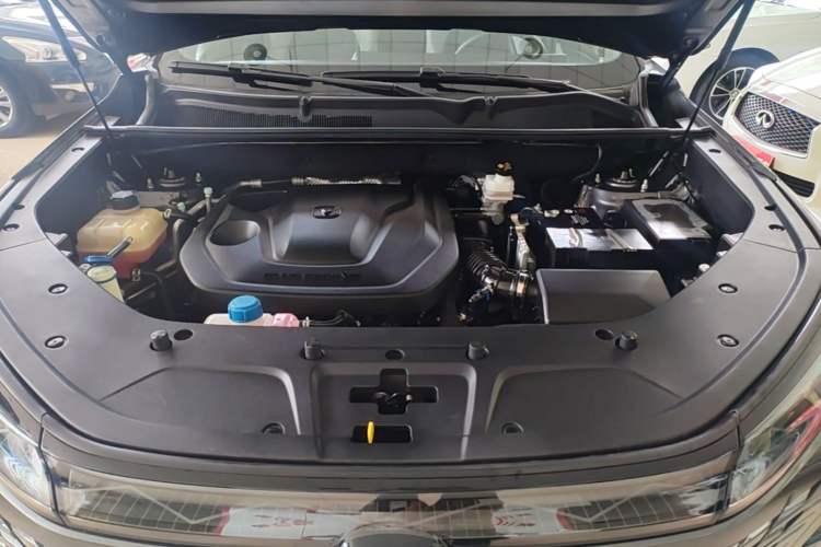 Used CHANGAN CS75 PLUS 2023 3rd Generation 1.5T Automatic Pilot Model Engine Bay