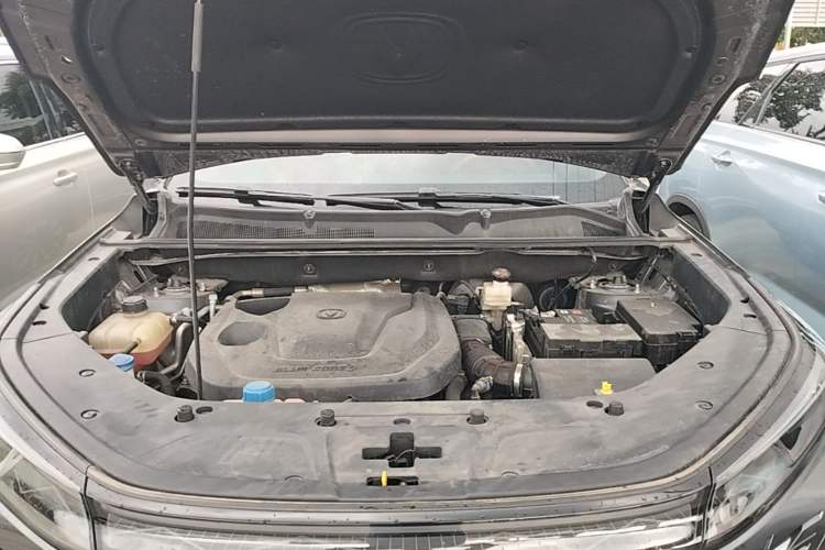 Used CHANGAN CS75 PLUS 2023 3rd Generation 1.5T Automatic Prestige Model Engine Bay