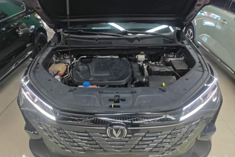 Used CHANGAN CS75 PLUS 2023 3rd Generation 1.5T Automatic Prestige Model Engine Bay