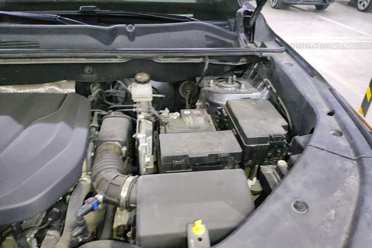 Used CHANGAN CS75 PLUS 2023 3rd Generation 1.5T Automatic Prestige Model Engine Bay Left