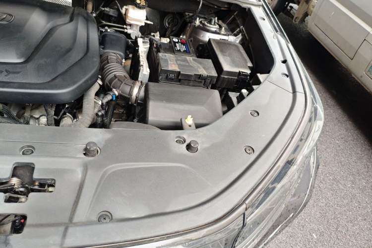 Used CHANGAN CS75 PLUS 2023 3rd Generation 1.5T Automatic Prestige Model Engine Bay Left