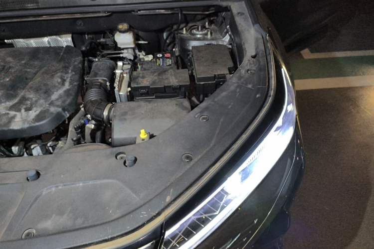Used CHANGAN CS75 PLUS 2023 3rd Generation 1.5T Automatic Prestige Model Engine Bay Left