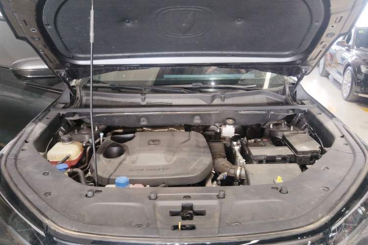 Used CHANGAN CS75 PLUS 2023 3rd Generation 1.5T Automatic Prestige Model Engine Bay