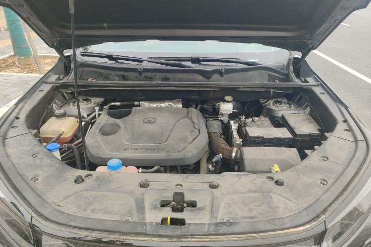 Used CHANGAN CS75 PLUS 2023 3rd Generation 1.5T Automatic Prestige Model Engine Bay