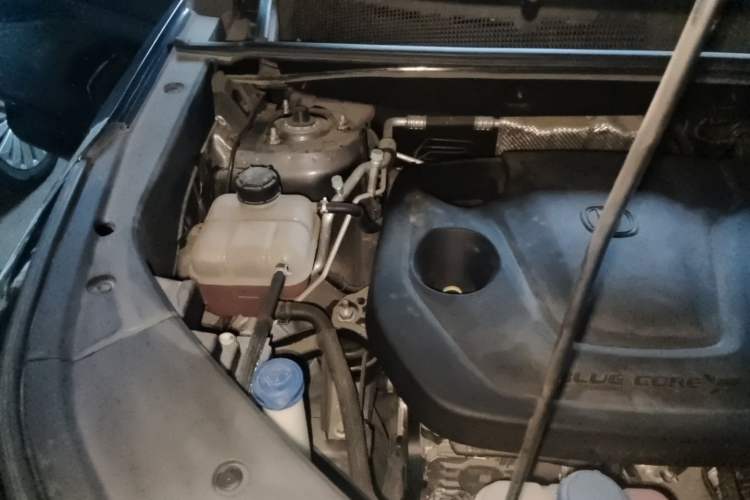 Used CHANGAN CS75 PLUS 2023 3rd Generation 1.5T Automatic Prestige Model Engine Bay Right
