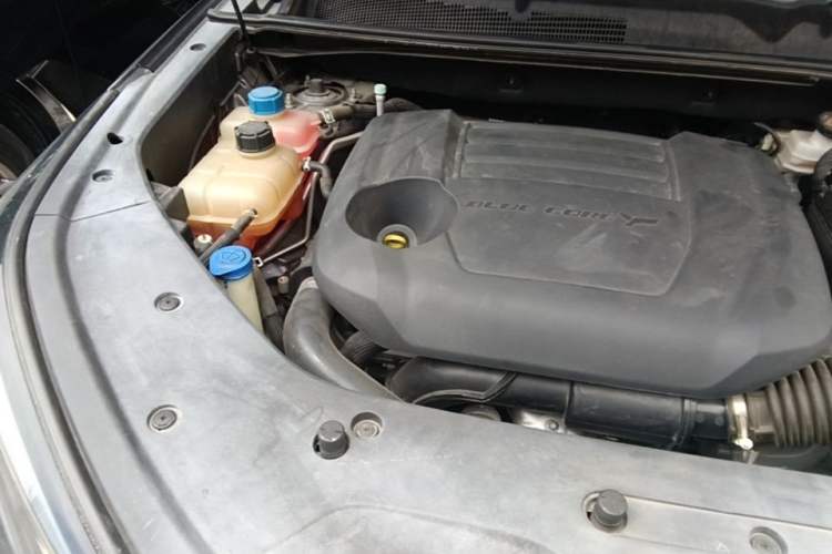 Used CHANGAN CS75 PLUS 2023 3rd Generation 2.0T Automatic Prestige Version Engine Bay Right