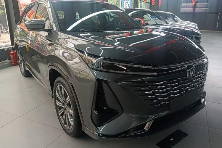 Used CHANGAN CS75 PLUS 2023 3rd Generation 2.0T Automatic Flagship Model Exterior 1