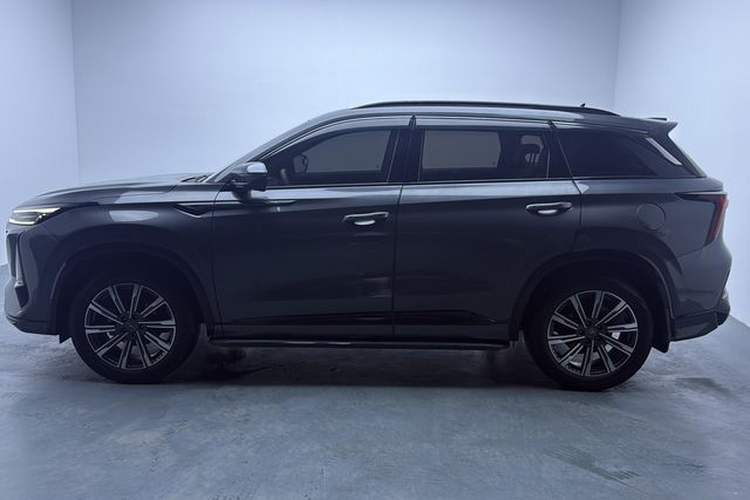 Used CHANGAN CS75 PLUS 2023 3rd Generation 1.5T Automatic Prestige Model Exterior 4