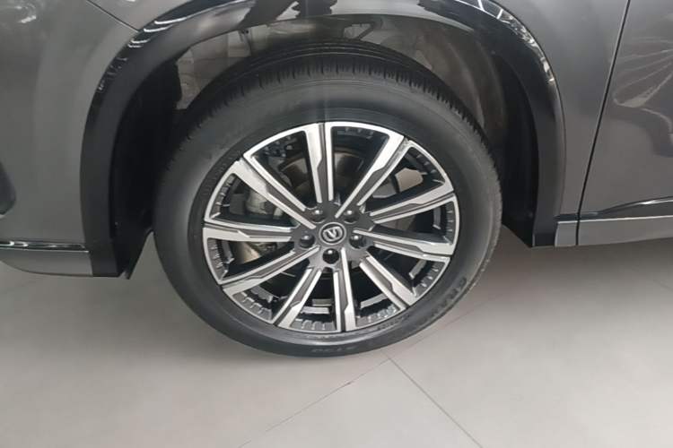 Used CHANGAN CS75 PLUS 2023 3rd Generation 2.0T Automatic Flagship Model Exterior 4