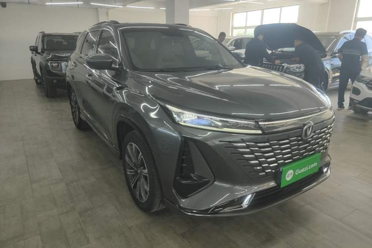 Used CHANGAN CS75 PLUS 2023 3rd Generation 1.5T Automatic Prestige Model Front Right 45 Deg