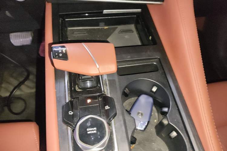 Used CHANGAN CS75 PLUS 2023 3rd Generation 1.5T Automatic Prestige Model Gear Lever