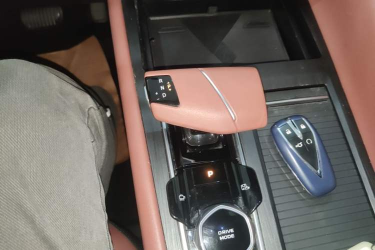 Used CHANGAN CS75 PLUS 2023 3rd Generation 1.5T Automatic Prestige Model Gear Lever