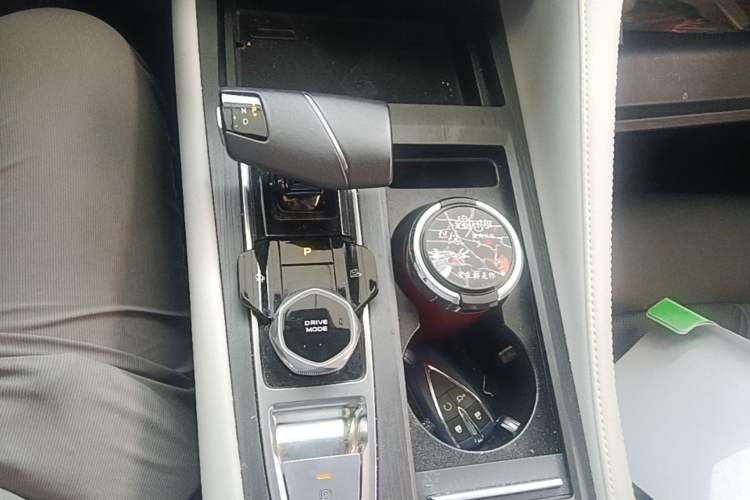 Used CHANGAN CS75 PLUS 2023 3rd Generation 1.5T Automatic Prestige Model Gear Lever