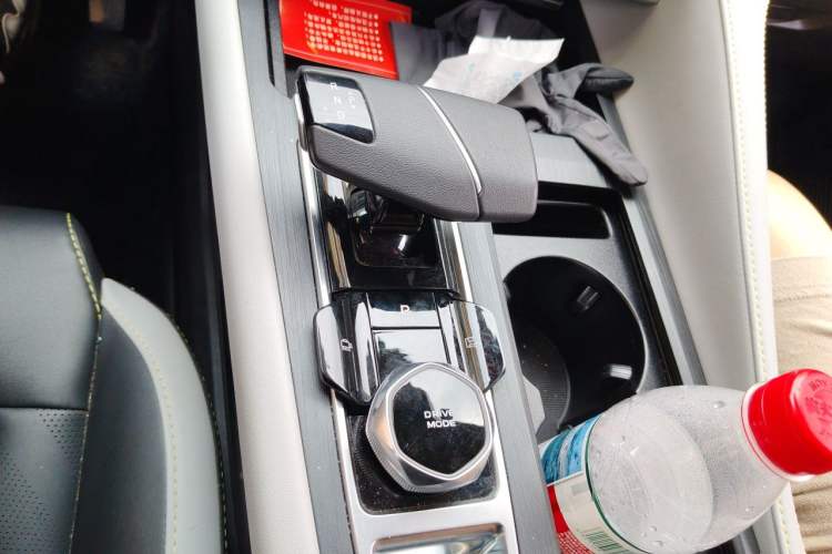 Used CHANGAN CS75 PLUS 2023 3rd Generation 1.5T Automatic Pilot Model Gear Lever