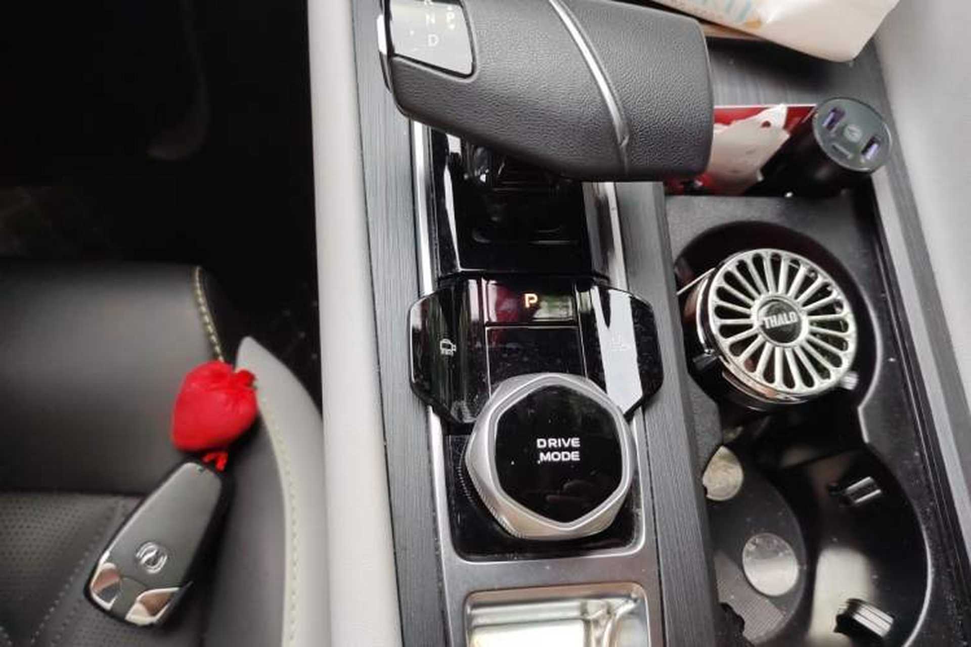 Used CHANGAN CS75 PLUS 2023 3rd Generation 2.0T Automatic Prestige Version Gear Lever