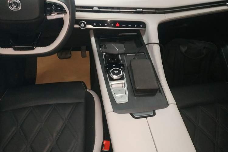 Used CHANGAN CS75 PLUS 2023 3rd Generation 1.5T Automatic Luxury Model Gear Lever