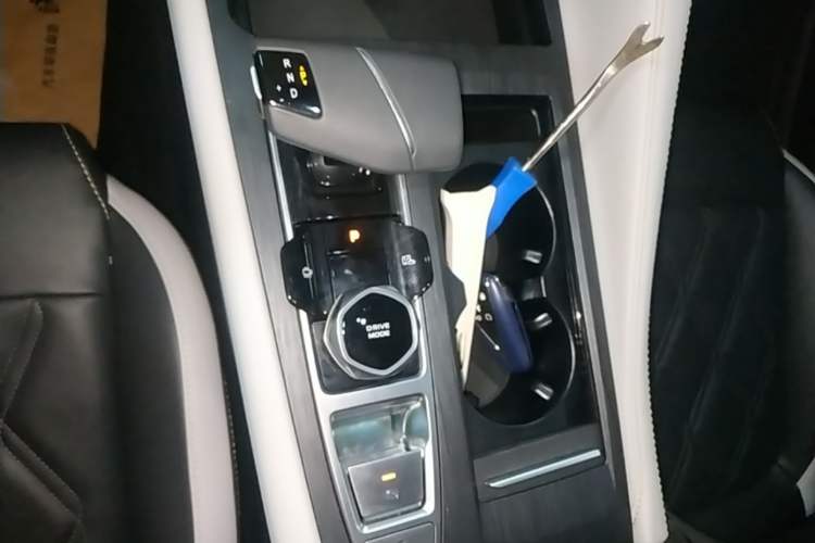 Used CHANGAN CS75 PLUS 2023 3rd Generation 1.5T Automatic Prestige Model Gear Lever