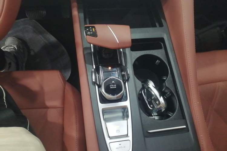 Used CHANGAN CS75 PLUS 2023 3rd Generation 2.0T Automatic Flagship Model Gear Lever