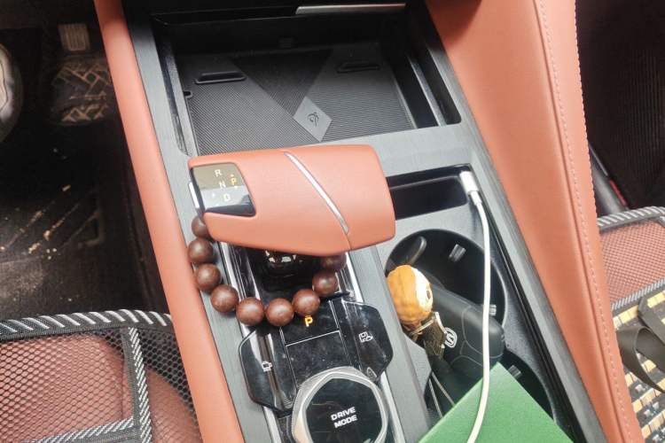 Used CHANGAN CS75 PLUS 2023 3rd Generation 1.5T Automatic Prestige Model Gear Lever