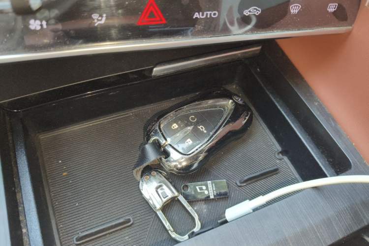 Used CHANGAN CS75 PLUS 2023 3rd Generation 1.5T Automatic Prestige Model Interior 1