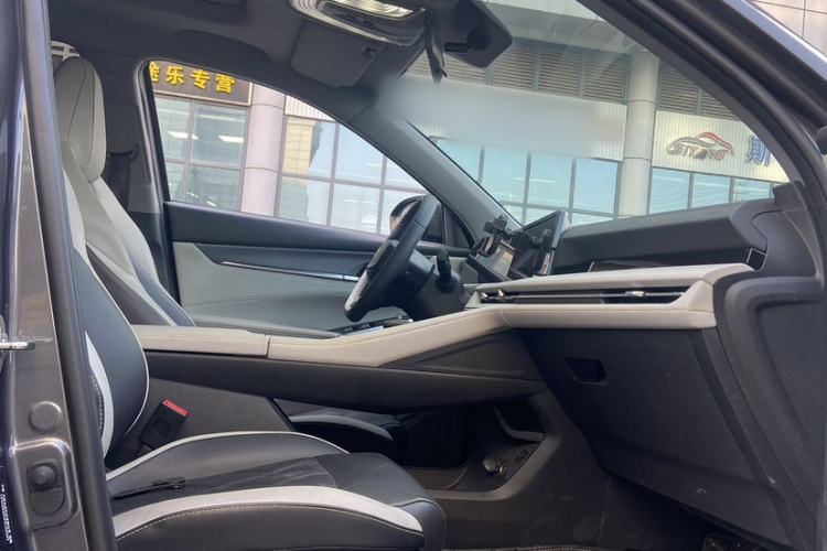 Used CHANGAN CS75 PLUS 2023 3rd Generation 1.5T Automatic Prestige Model Interior 10