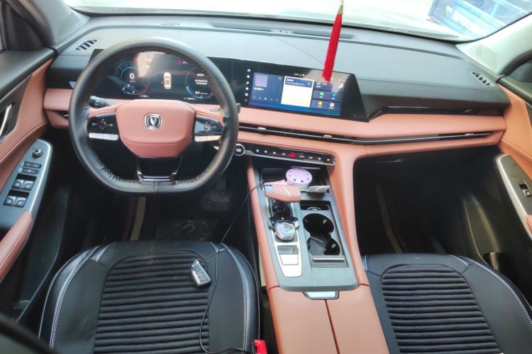 Used CHANGAN CS75 PLUS 2023 3rd Generation 1.5T Automatic Prestige Model Interior 2