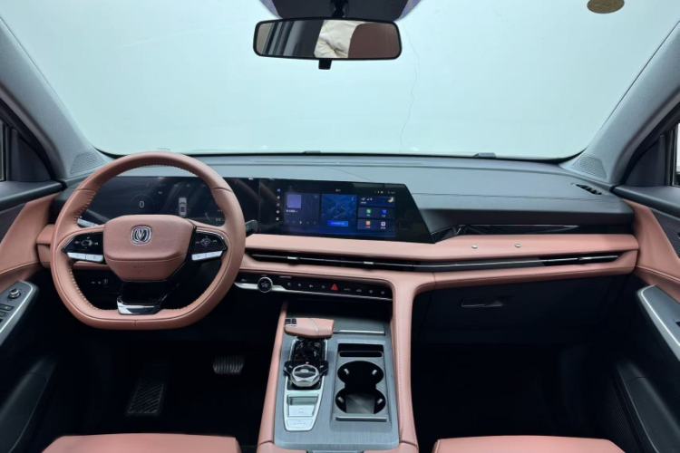 Used CHANGAN CS75 PLUS 2023 3rd Generation 1.5T Automatic Prestige Model Interior 2