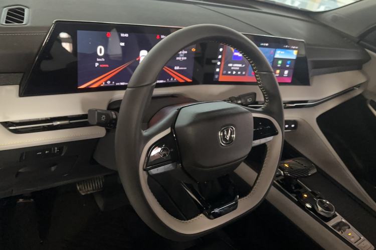 Used CHANGAN CS75 PLUS 2023 3rd Generation 1.5T Automatic Prestige Model Interior 3