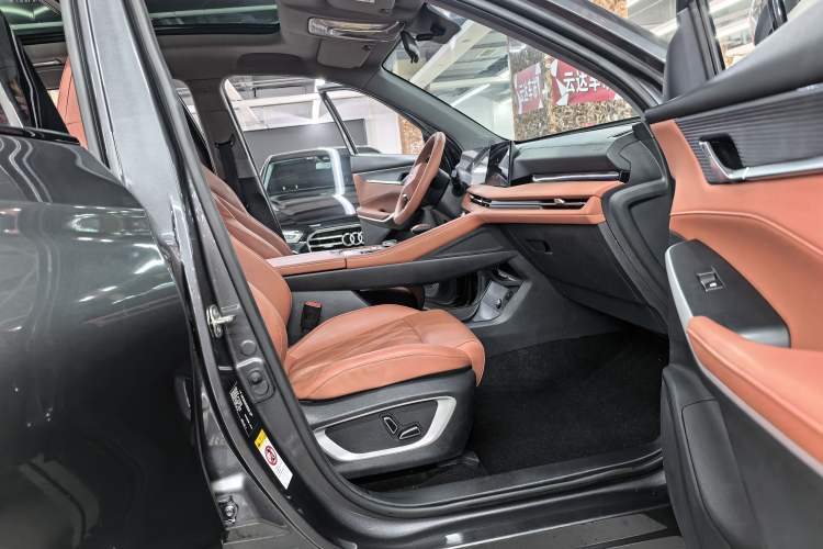 Used CHANGAN CS75 PLUS 2023 3rd Generation 1.5T Automatic Prestige Model Interior 4