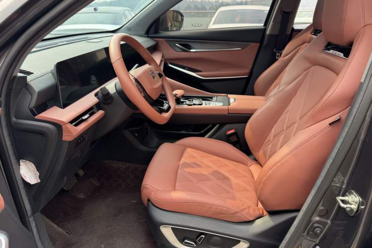 Used CHANGAN CS75 PLUS 2023 3rd Generation 1.5T Automatic Prestige Model Interior 4