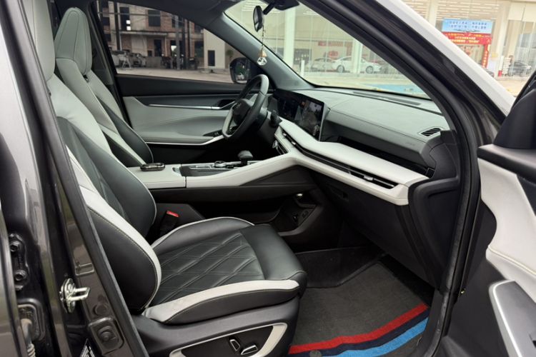 Used CHANGAN CS75 PLUS 2023 3rd Generation 1.5T Automatic Prestige Model Interior 5
