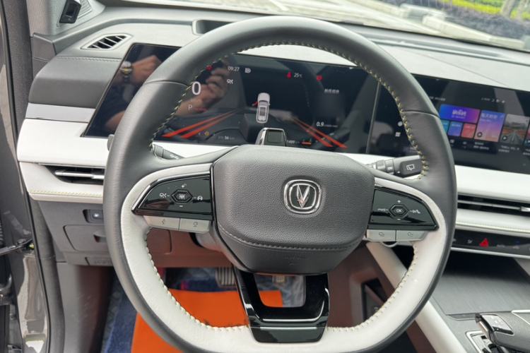 Used CHANGAN CS75 PLUS 2023 3rd Generation 1.5T Automatic Pilot Model Interior 9