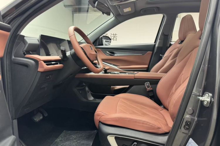 Used CHANGAN CS75 PLUS 2023 3rd Generation 1.5T Automatic Prestige Model Interior 9